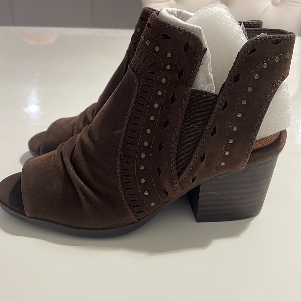 COPY - Baretraps size 5 heel shoe
